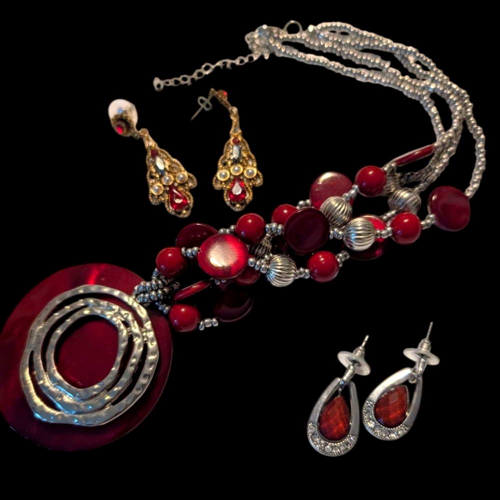 Red Silver Tone Women's Necklace &;Earrings Jewelry Lot‎